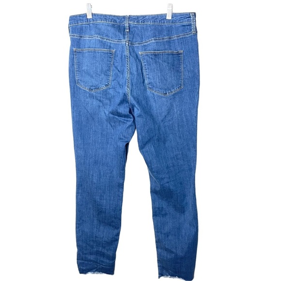 Universal Thread Blue Frayed Hem High Rise Skinny Jeans Plus Size 18/34R - Picture 3 of 8